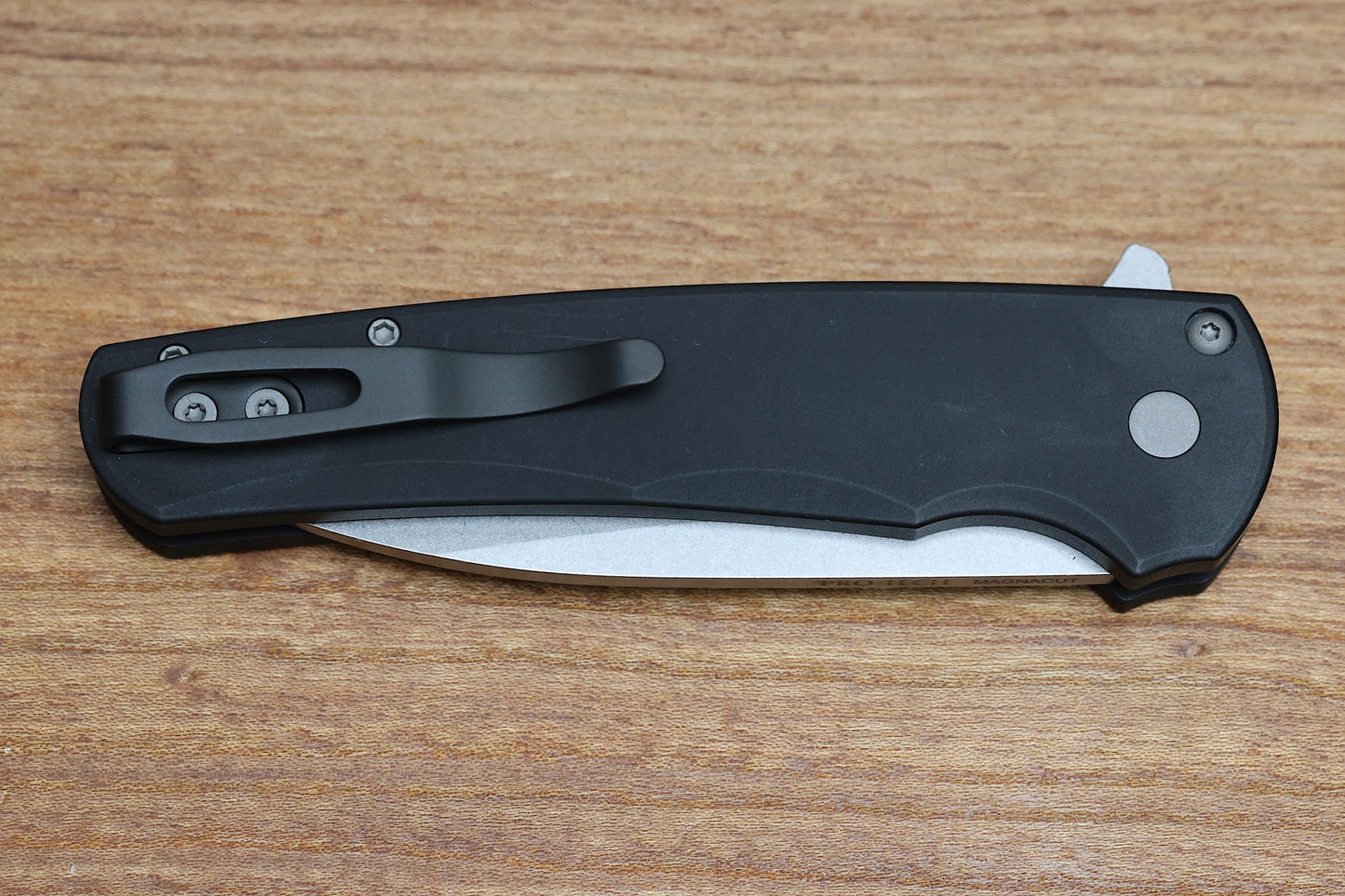 PRO-TECH MALIBU SMOOTH BLACK HANDLE & STONEWASH MAGNACUT WHARNCLIFFE BLADE 5301