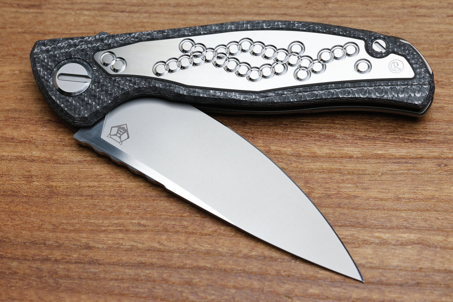 SHIROGOROV KNIVES "SPECIAL EDITION"  CHRIS REEVE COLLABORATION HATI CGG - MAGNACUT BLADE - TITANIUM/BLACK ALUTEX HANDLE - MRBS