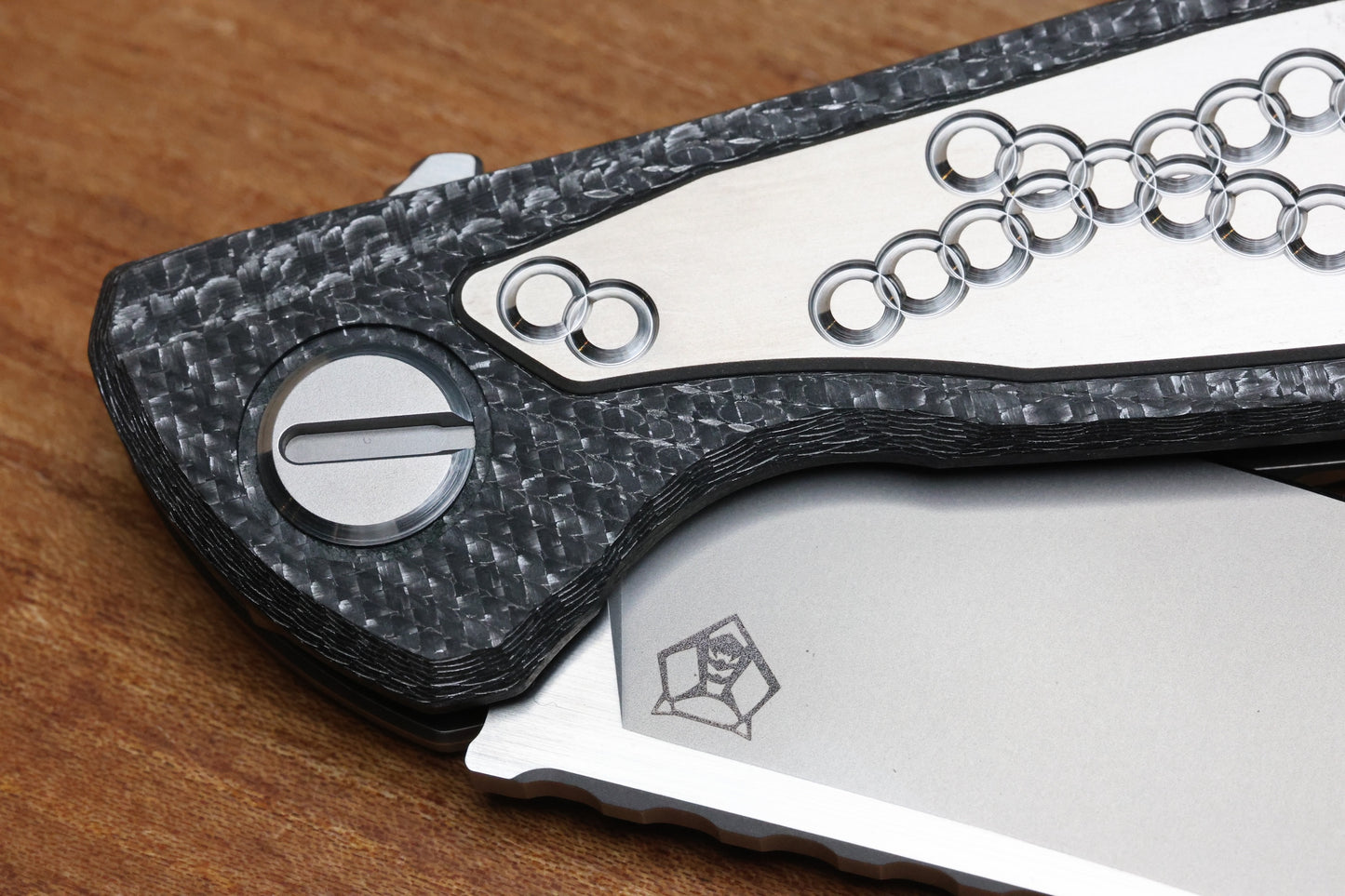 SHIROGOROV KNIVES "SPECIAL EDITION"  CHRIS REEVE COLLABORATION HATI CGG - MAGNACUT BLADE - TITANIUM/BLACK ALUTEX HANDLE - MRBS