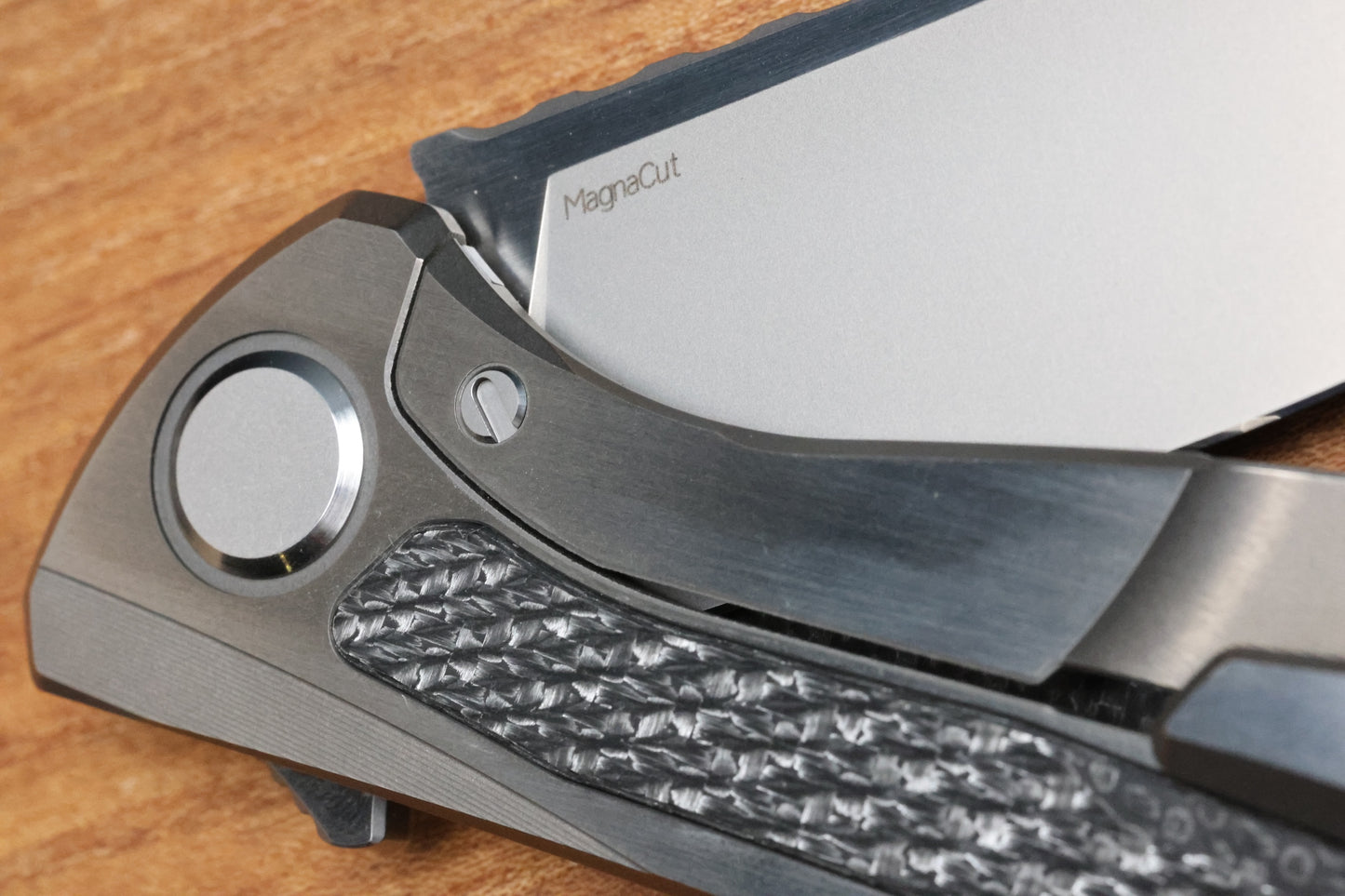 SHIROGOROV KNIVES "SPECIAL EDITION"  CHRIS REEVE COLLABORATION HATI CGG - MAGNACUT BLADE - TITANIUM/BLACK ALUTEX HANDLE - MRBS