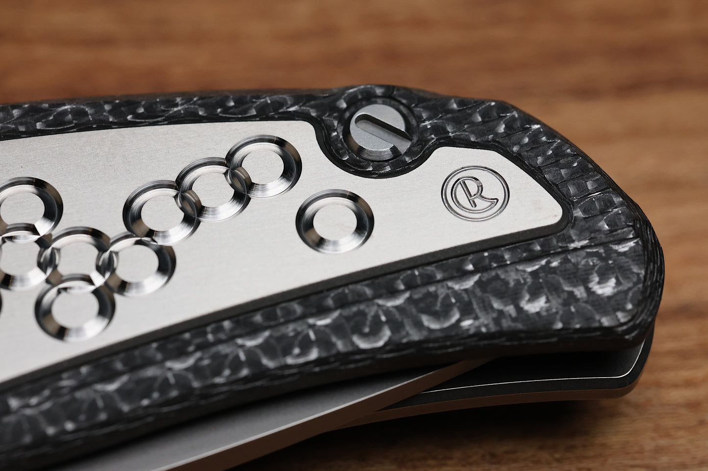 SHIROGOROV KNIVES "SPECIAL EDITION"  CHRIS REEVE COLLABORATION HATI CGG - MAGNACUT BLADE - TITANIUM/BLACK ALUTEX HANDLE - MRBS