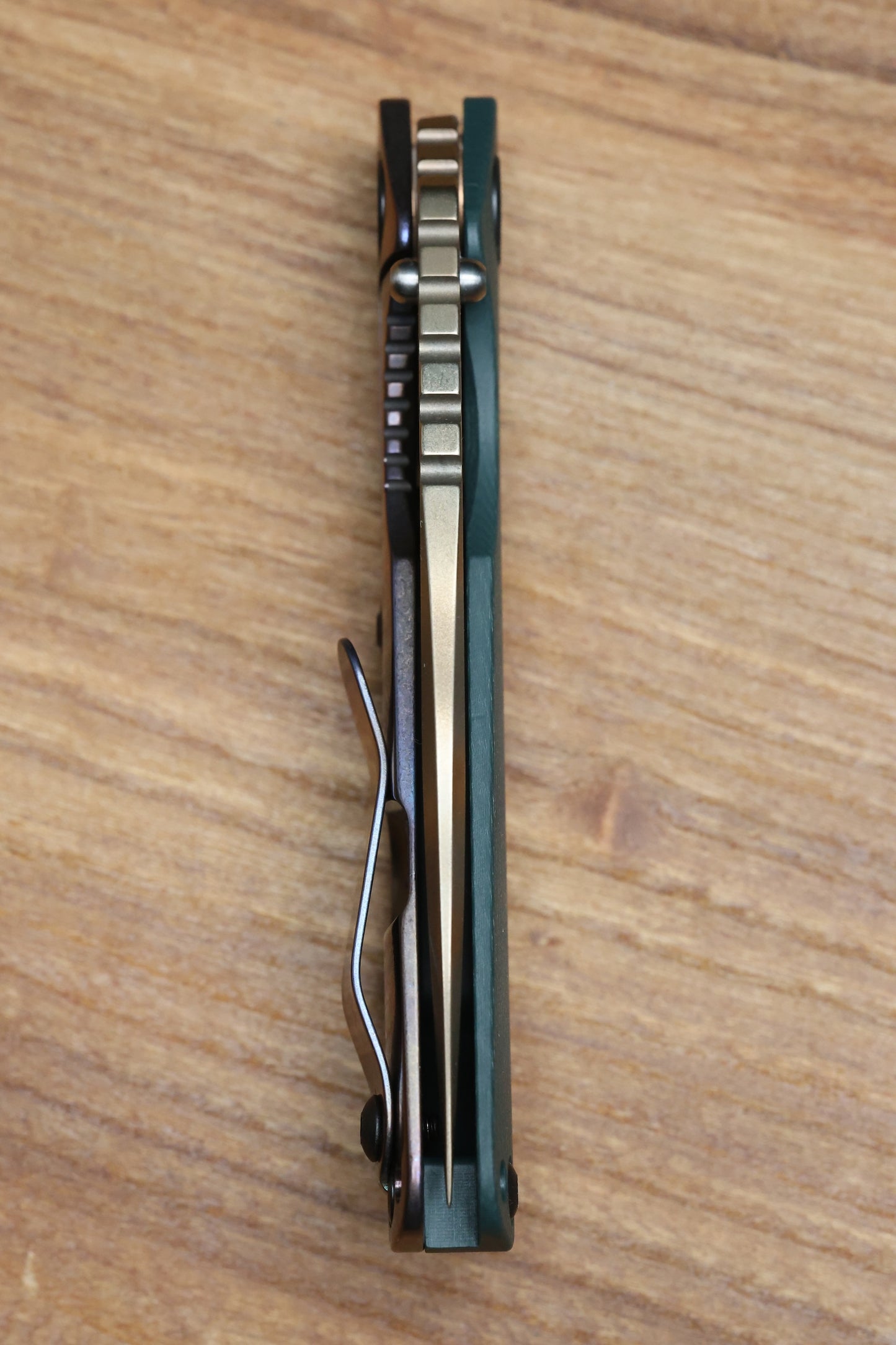 STRIDER KNIVES SNG - ANODIZED TITANIUM/FOREST GREEN G10 HANDLE - DROP POINT BRONZE TIGER STRIPE 20CV BLADE