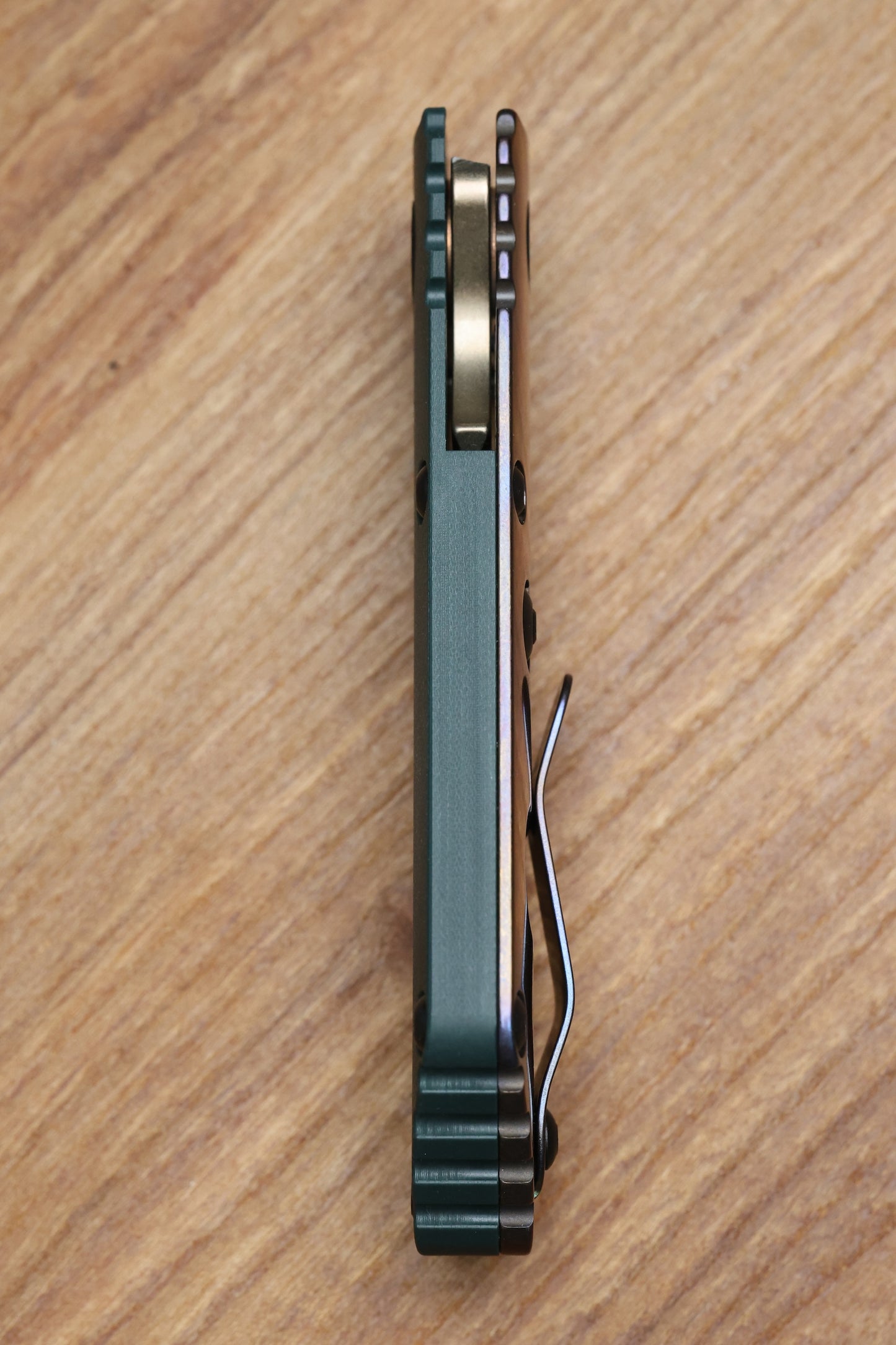 STRIDER KNIVES SNG - ANODIZED TITANIUM/FOREST GREEN G10 HANDLE - DROP POINT BRONZE TIGER STRIPE 20CV BLADE