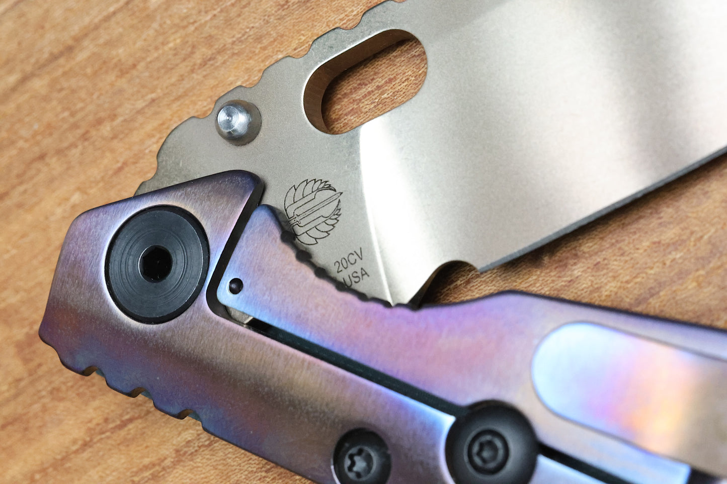 STRIDER KNIVES SNG - ANODIZED TITANIUM/FOREST GREEN G10 HANDLE - DROP POINT BRONZE TIGER STRIPE 20CV BLADE