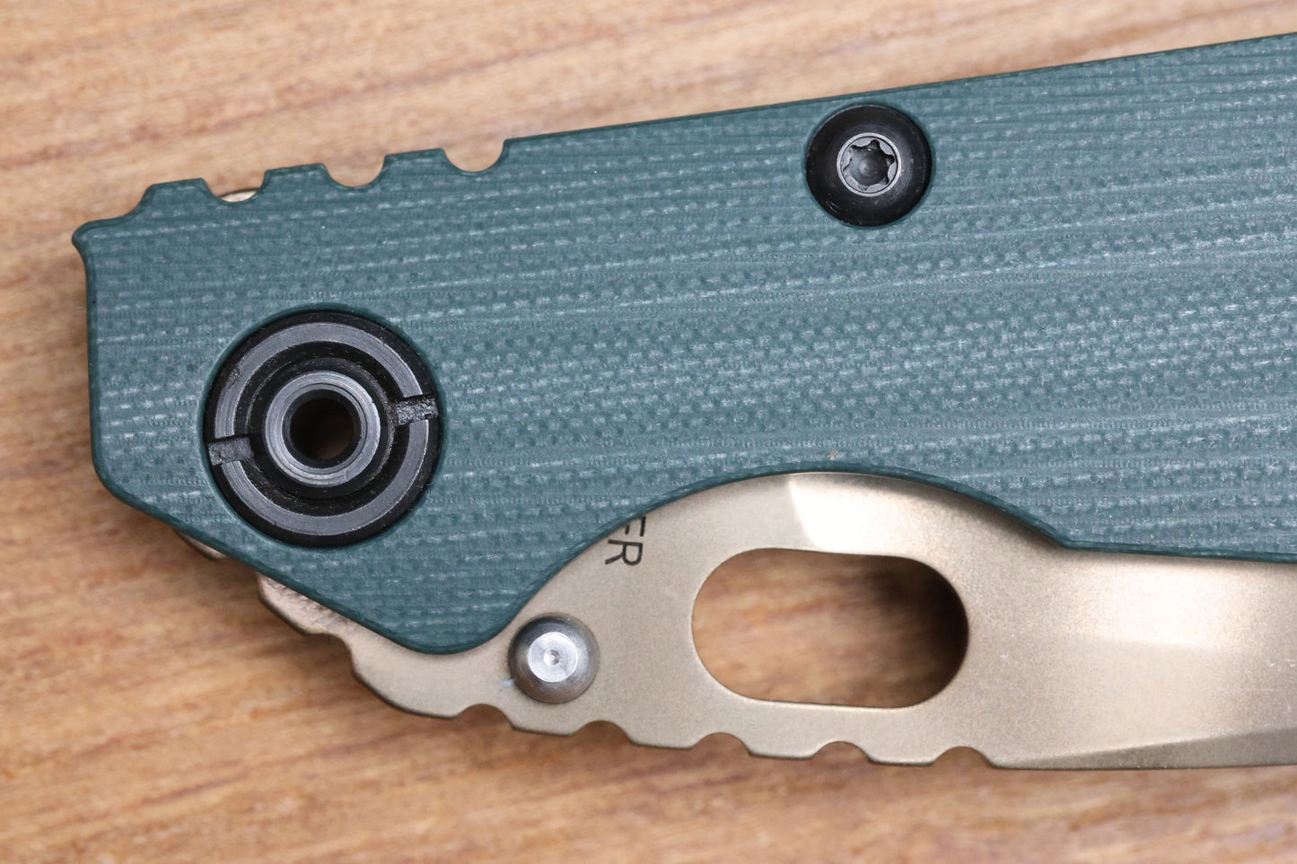 STRIDER KNIVES SNG - ANODIZED TITANIUM/FOREST GREEN G10 HANDLE - DROP POINT BRONZE TIGER STRIPE 20CV BLADE