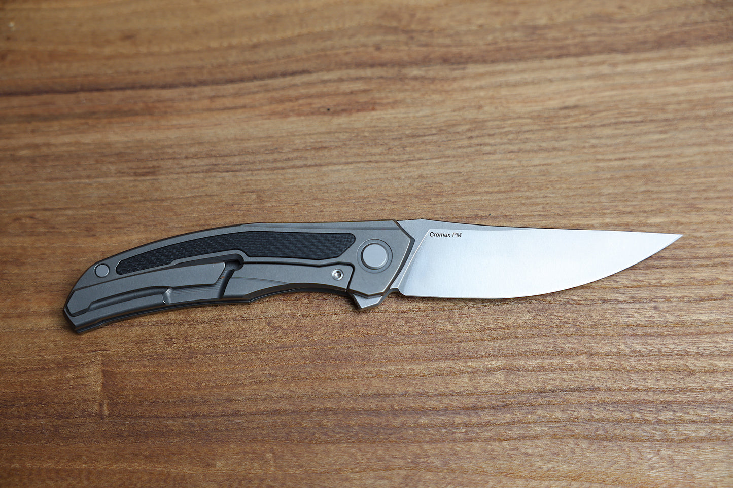 SHIROGOROV URSUS QUANTUM NL – CROMAX PM BLADE – TITANIUM HANDLE – BLACK G10 INLAY – SRB